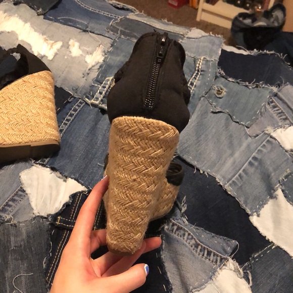 Black boHo high heels - Picture 3 of 3